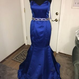 Ashley Lauren Gown